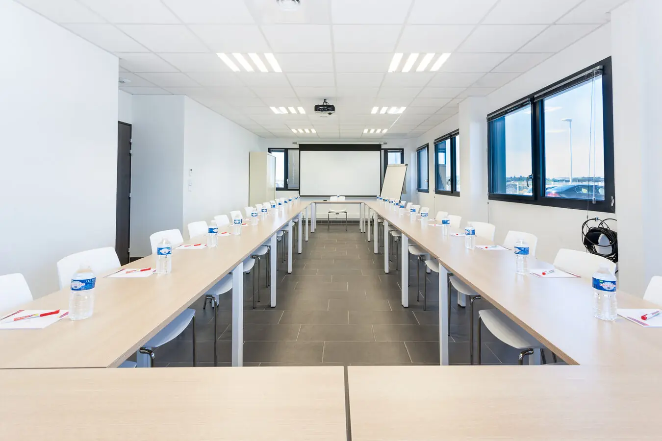 Grande salle de conférence Espace Entreprise Montpellier — jusqu'à 100 personnes théâtre séminaire parking gratuit